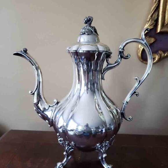 Reed & Barton #1795 Silver Plate Teapot Coffee Pot Winthrop Pumpkin Top - Picture 2 of 5